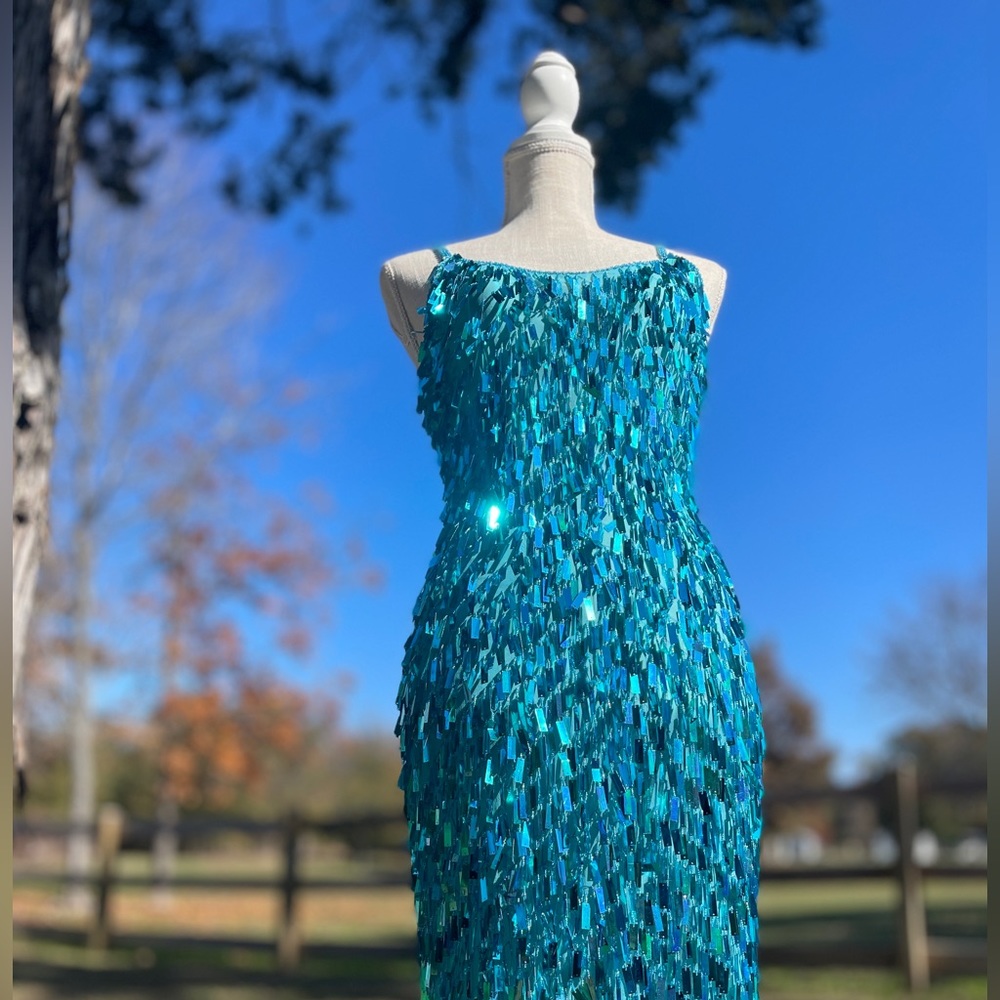 Contessa rare find 100% silk, hand beaded, shimmering turquoise/blue dress.